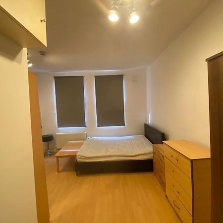 Golders Way Rooms لندن المظهر الخارجي الصورة