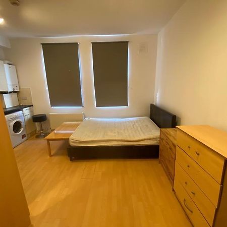 Golders Way Rooms لندن المظهر الخارجي الصورة