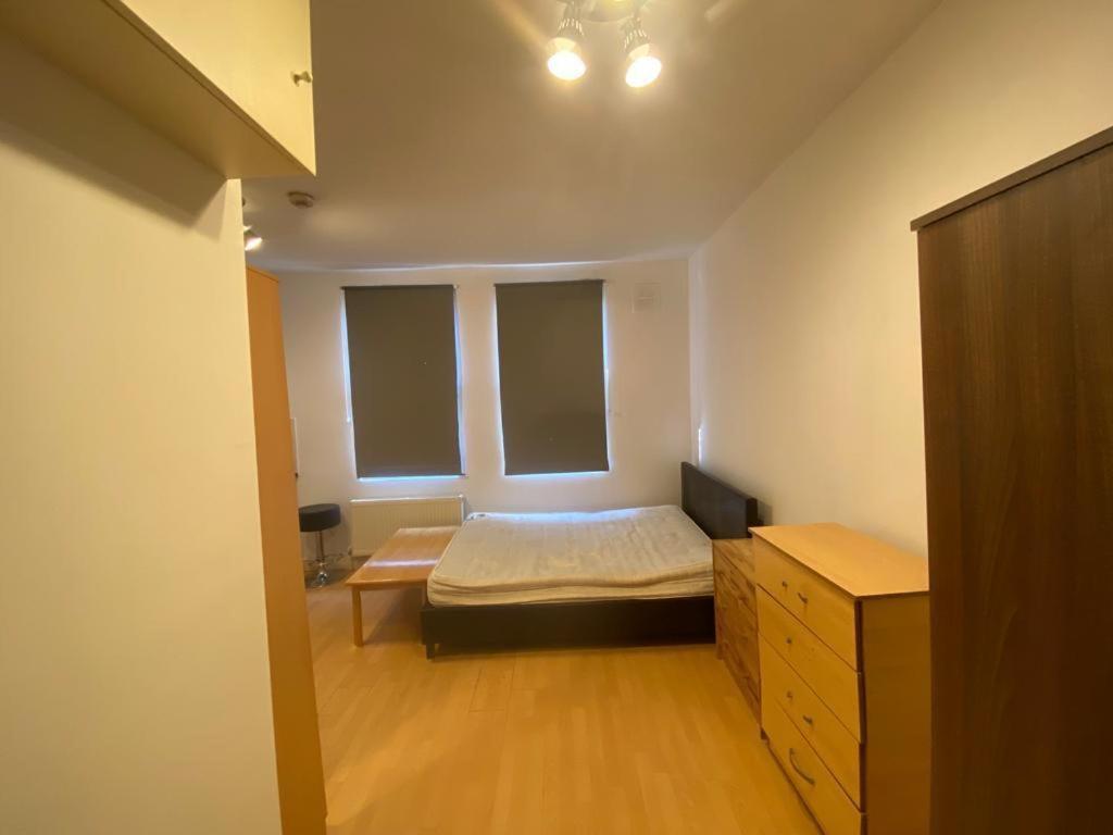 Golders Way Rooms لندن المظهر الخارجي الصورة